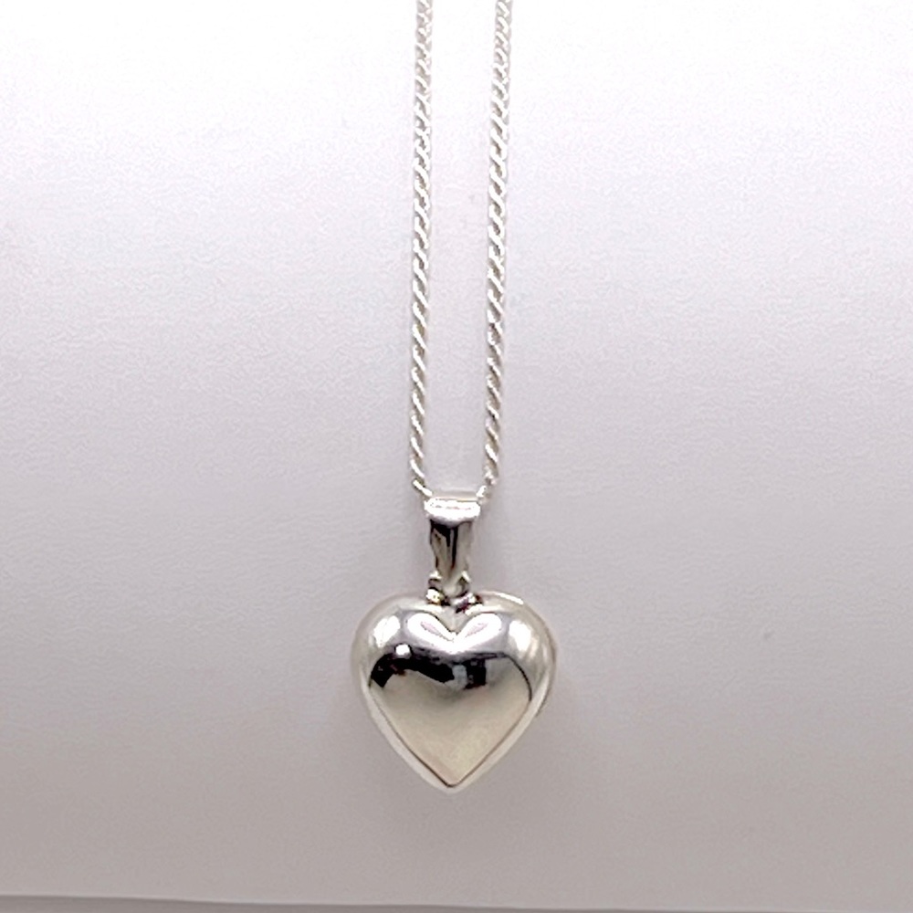 Sale $46 Firm! .925 Sterling Silver Puffed Heart Locket Necklace - Picture 5 of 16